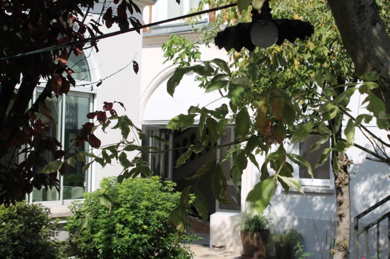 Hotel Jardin Le Pasteur Châlons-en-Champagne Dış mekan fotoğraf